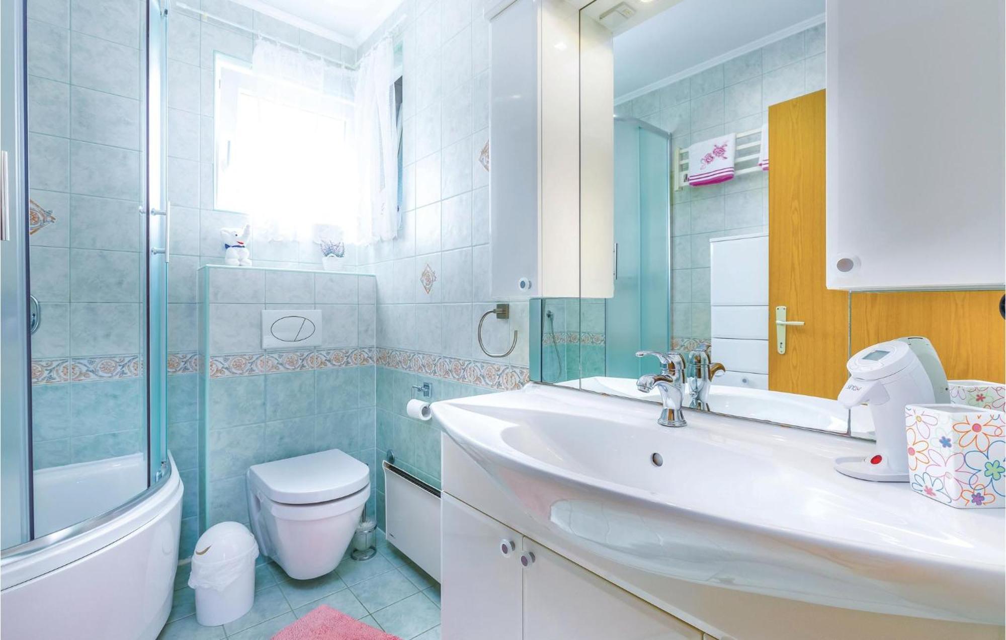 Beautiful Apartment In Crikvenica With Jacuzzi Exterior photo