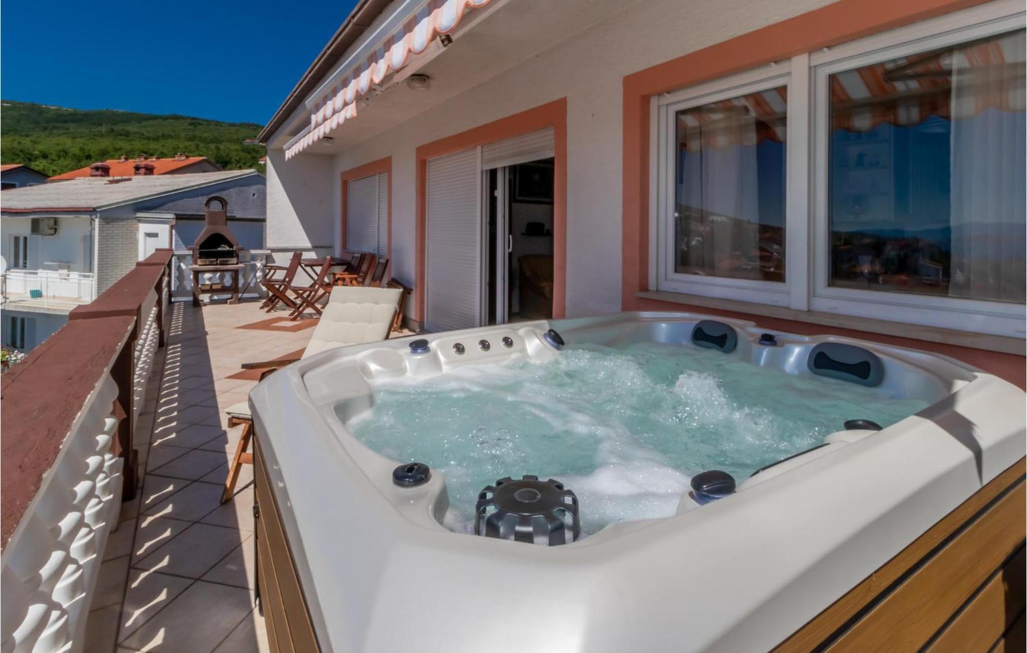 Beautiful Apartment In Crikvenica With Jacuzzi Exterior photo