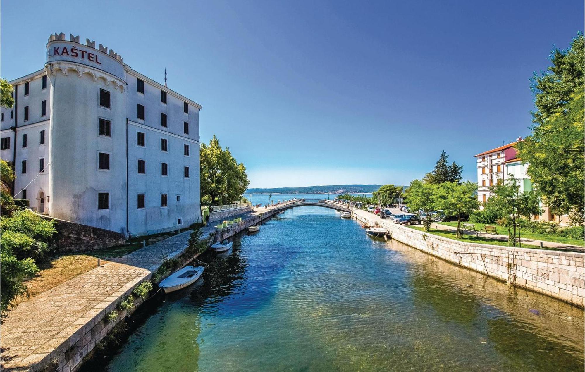 Beautiful Apartment In Crikvenica With Jacuzzi Exterior photo